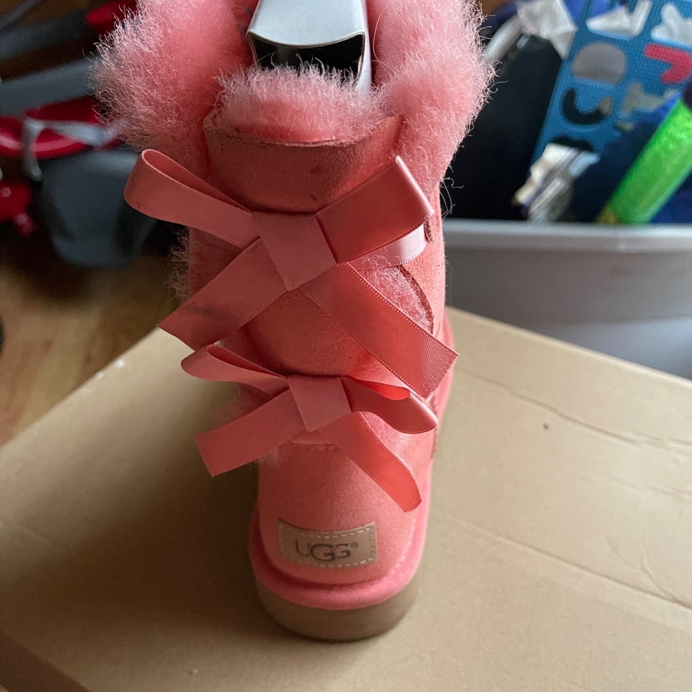 uggs - Picture 2 of 3